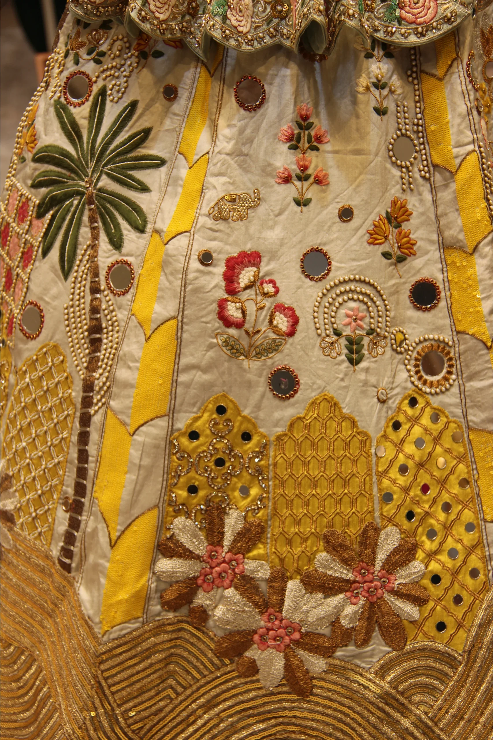 Sunlit Grace – Grey & Yellow Mirror and Jari Work Raw Silk Lehenga Set - Image 6