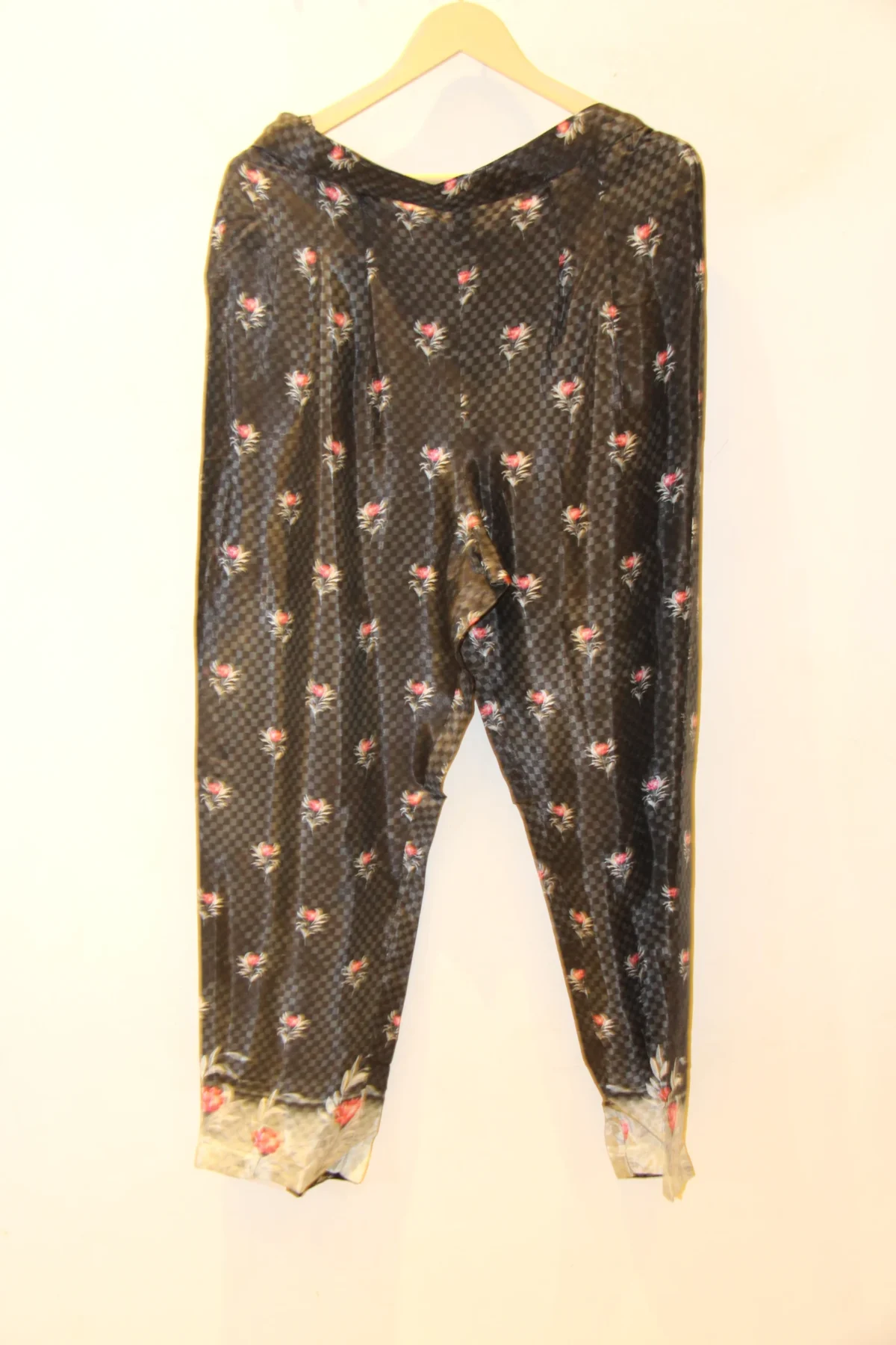 Grey muslin suit with floral digital print, paired with matching printed dupatta and pants – elegant ethnic wear for women by Rangoli Saris.