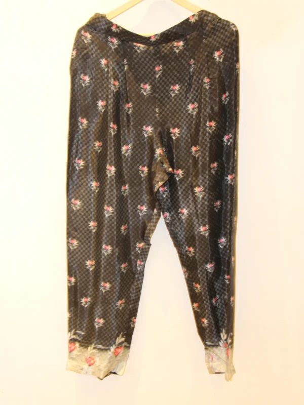 Grey muslin suit with floral digital print, paired with matching printed dupatta and pants – elegant ethnic wear for women by Rangoli Saris.