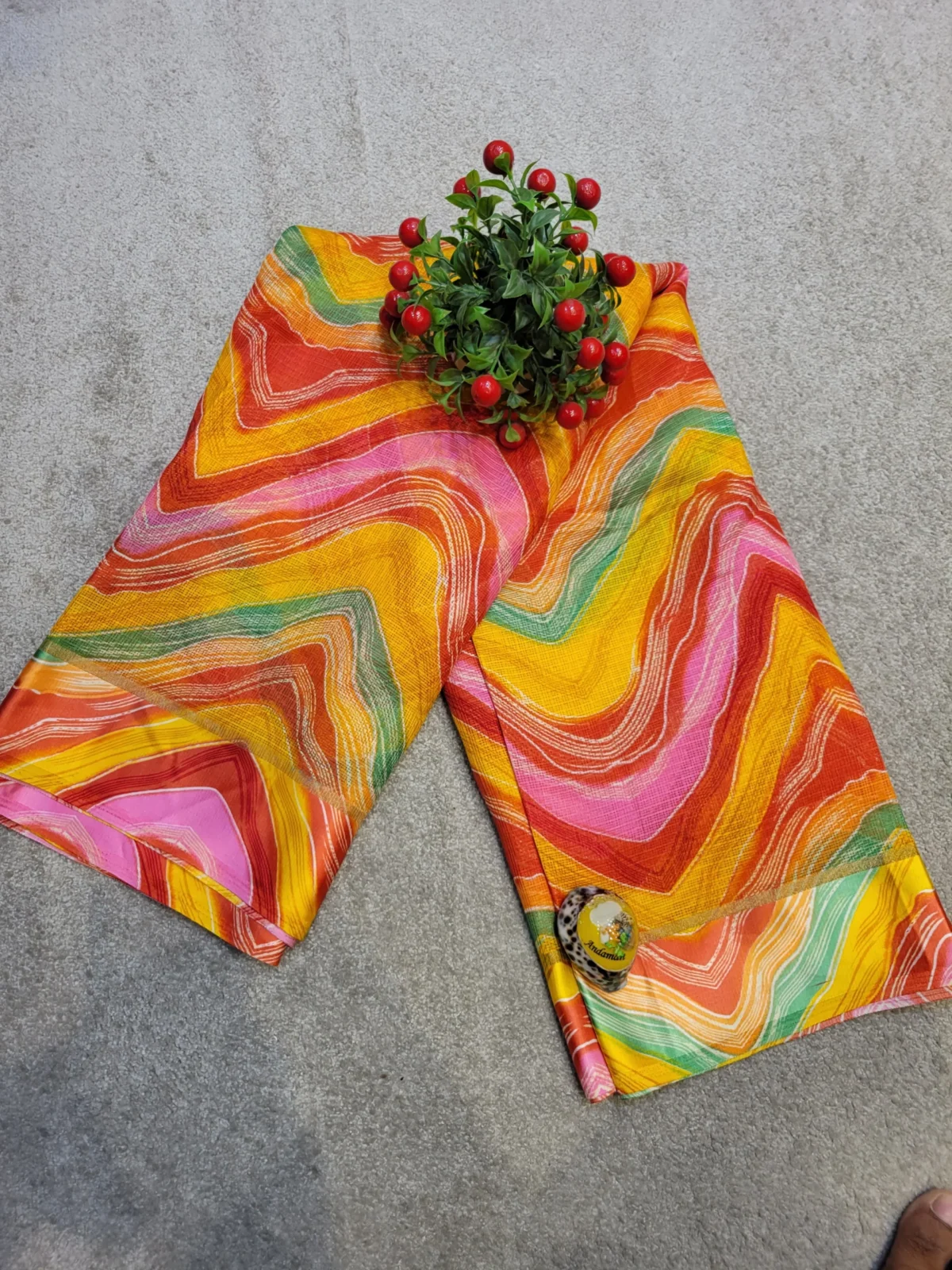 YELLOW ZIG ZAG FOLD